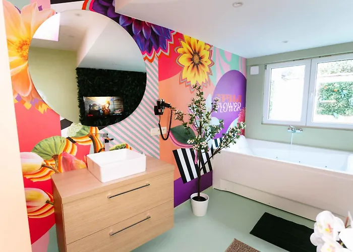 Apartment Capsule Flower - Balneo - Cinema - Billard - Nintendo Switch - Centre *